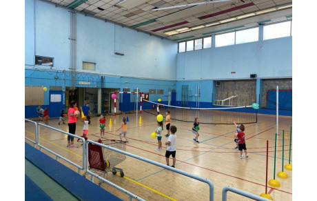 Des places en baby-volley